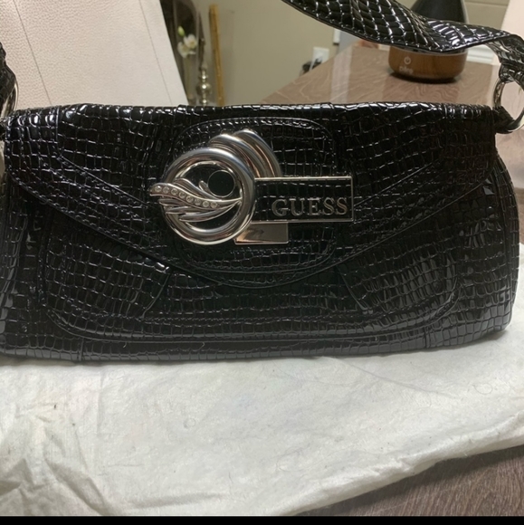 Stunning Guess leather bag - Picture 1 of 5